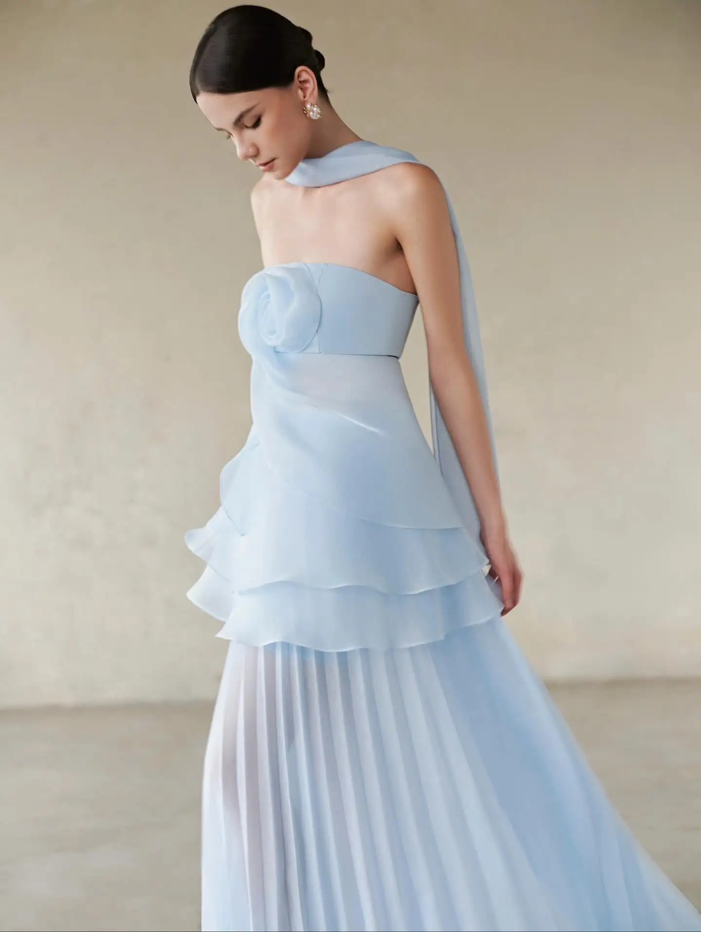 맞춤형 A라인 스트랩리스 민소매 우아한 정장 이브닝 드레스 섬세한 클래식 연예인 가운 현대 패션 파티 드레스