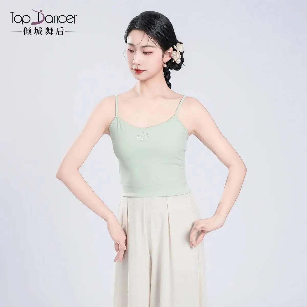 debardeur-brode-classique-pour-la-danse-ideal-comme-sous-vetement-ou-haut-d'entrainement-pour-la-danse-chinoise