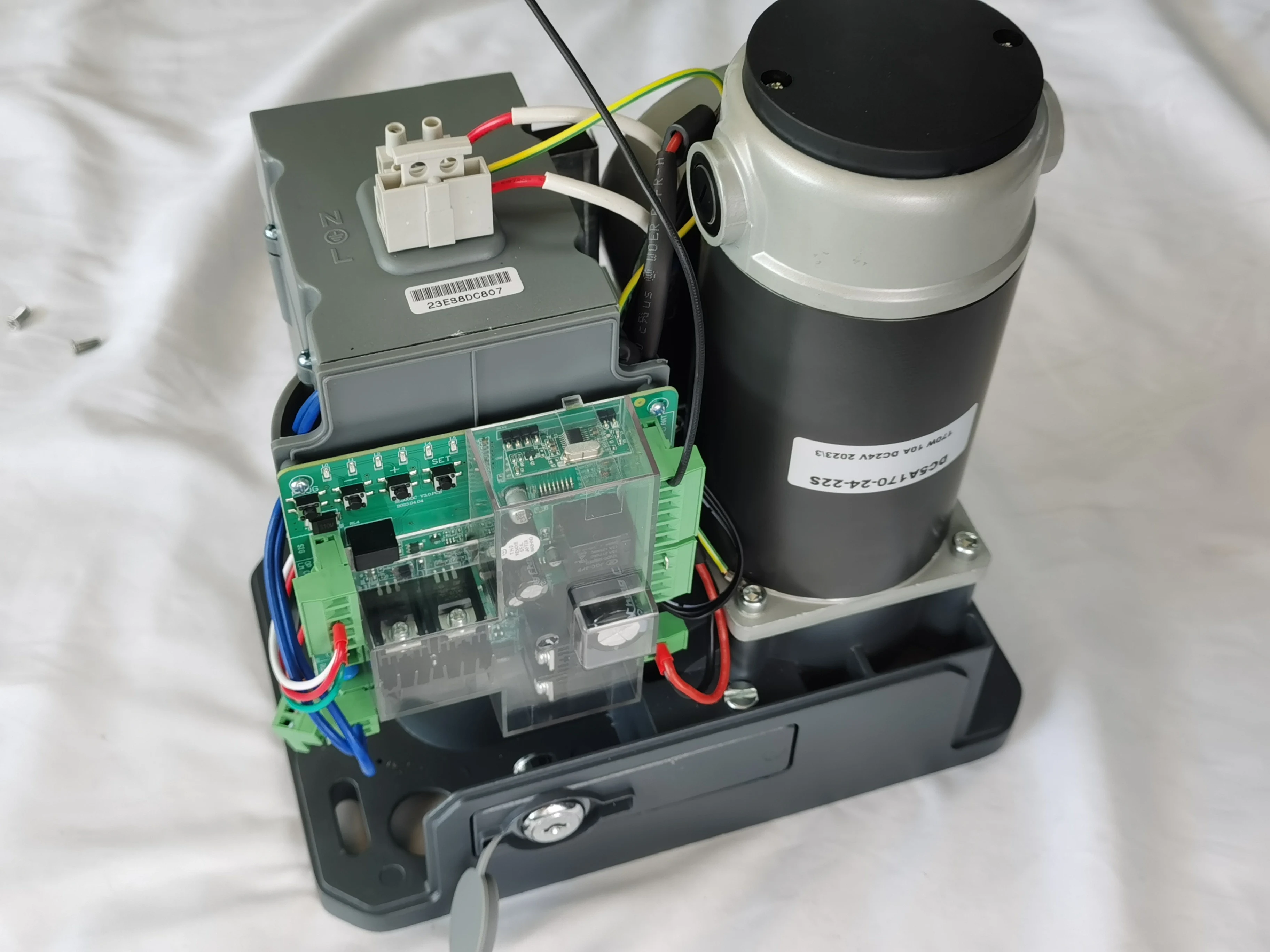 Zwaar uitgevoerde versnelling Optionele batterijback-up Automatische deuroperator Dc 24v motor Schuifpoortaandrijvingen 800kg