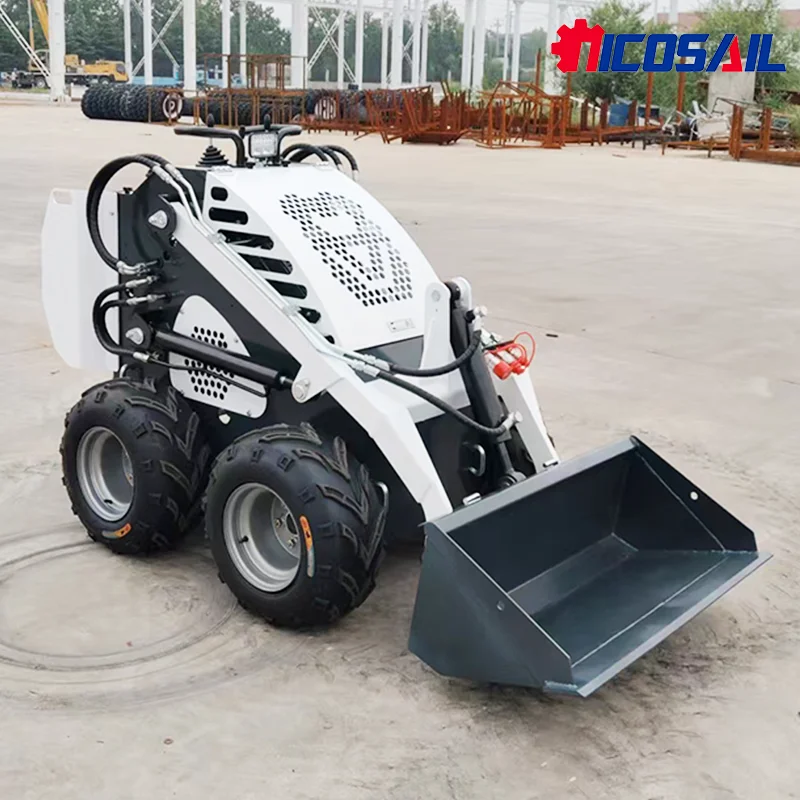 EPA/EURO 5 جرافة انزلاقية صغيرة حامل عجلة القيادة مع ملحقات الجرافة الأمامية للكابينة مضخة المحرك الأساسية الديزل 1 سنة