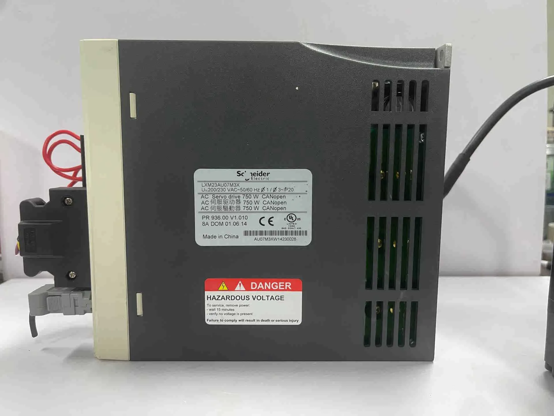 LXM23AU07M3X BCH0802O12A1C محرك سيرفو لشنايدر