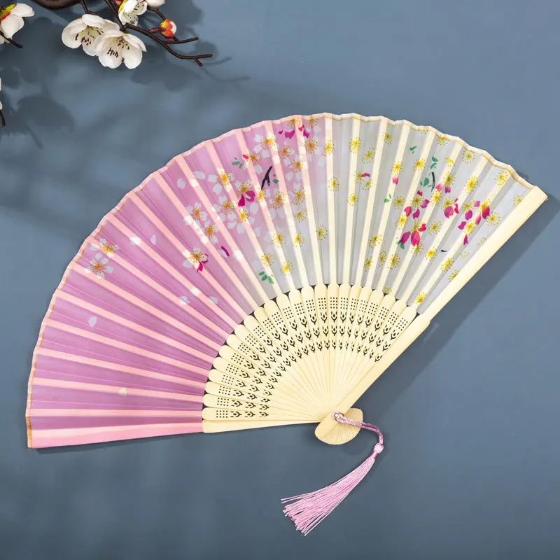 Vintage Oriental Floral Folding Fan With Soft Tassel Portable Hand Fan For Summer Cooling Photography Wedding Favors Decor