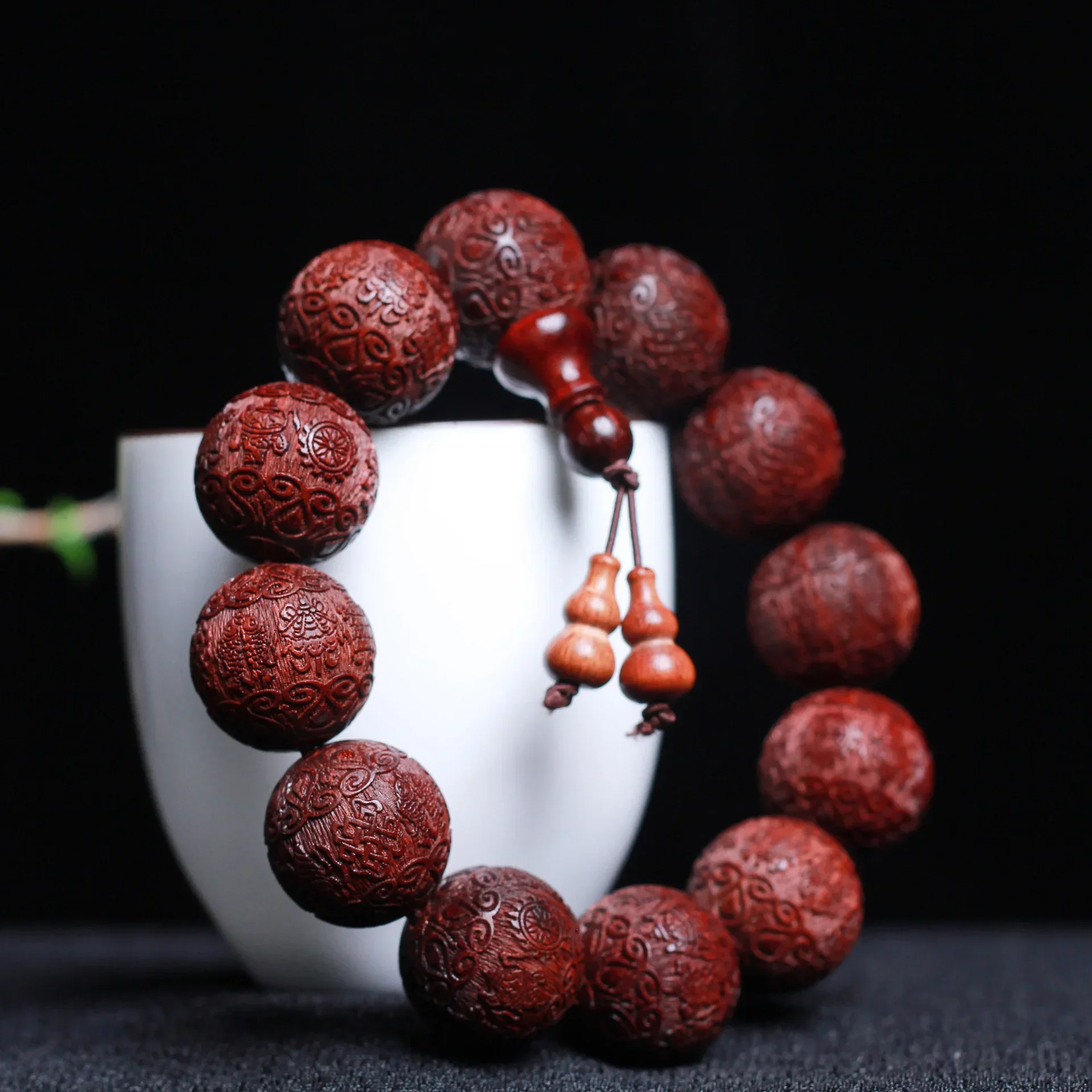 

Zambian Red Sandalwood (small Leaf Red Sandalwood) Looks Like Red Sandalwood 2.0 Carving Auspicious Eight Treasure Buddha Beads