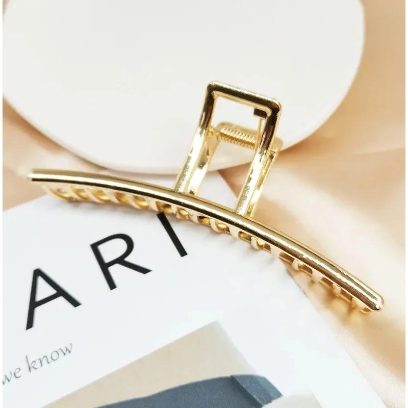 Fashion Hollow Heart Metal Hair Claw Clips Simple Non Slip Mini Gold Geometric Bangs Barrettes Hair Jaws For Women Girls Daily