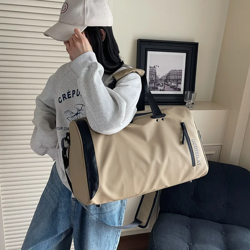 

Large Capacity Travel Handbag - Portable Gym Sports Bag Stylish for Short Business Trips & Daily Workouts