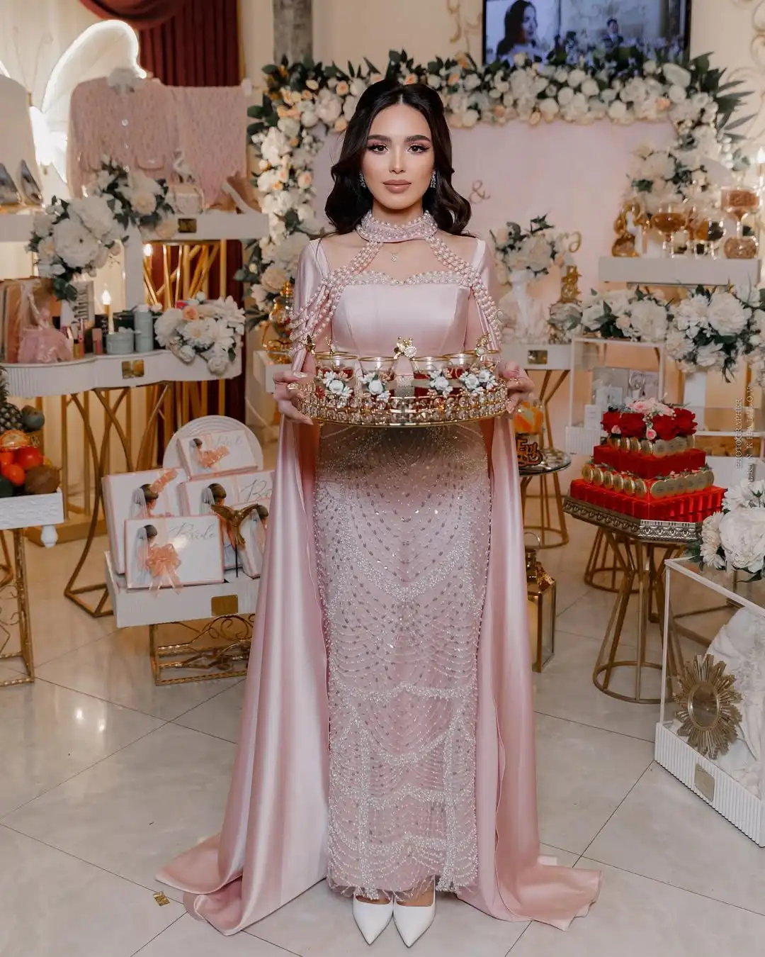 

Новое дизайнерское вечернее платье с роскошными розовыми жемчужинами и бисером, с рукавами-накидкой, в арабском стиле Дубай, фасон «русалка», для выпускного вечера и торжественных мероприятий