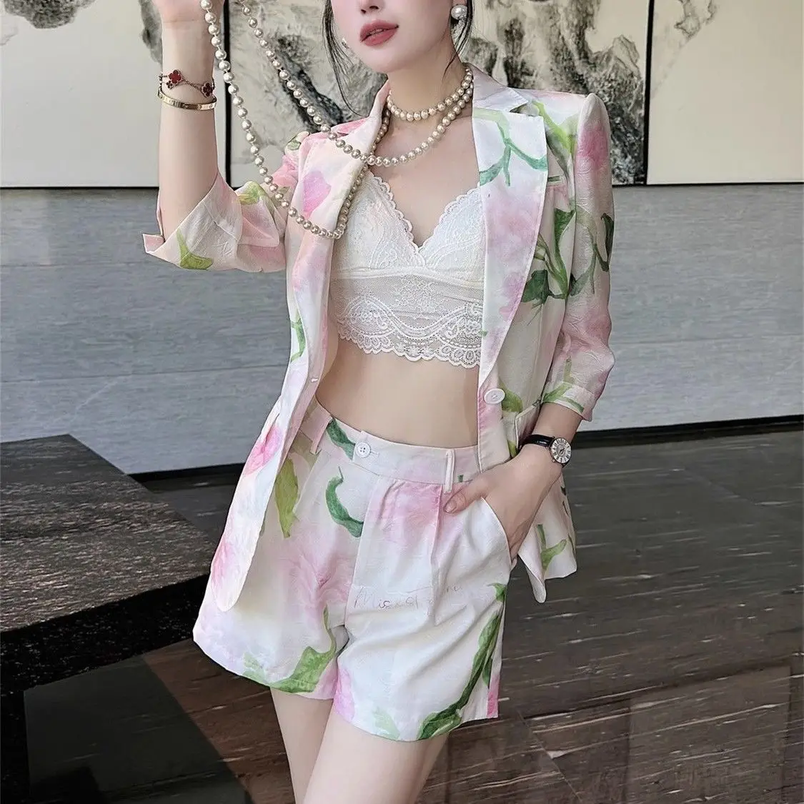 

Casual Flowers Women's Suit Short Sets 2 Pieces Tailor Fashion Korean Style Female Shorts New Features of Matching Trends Outfit