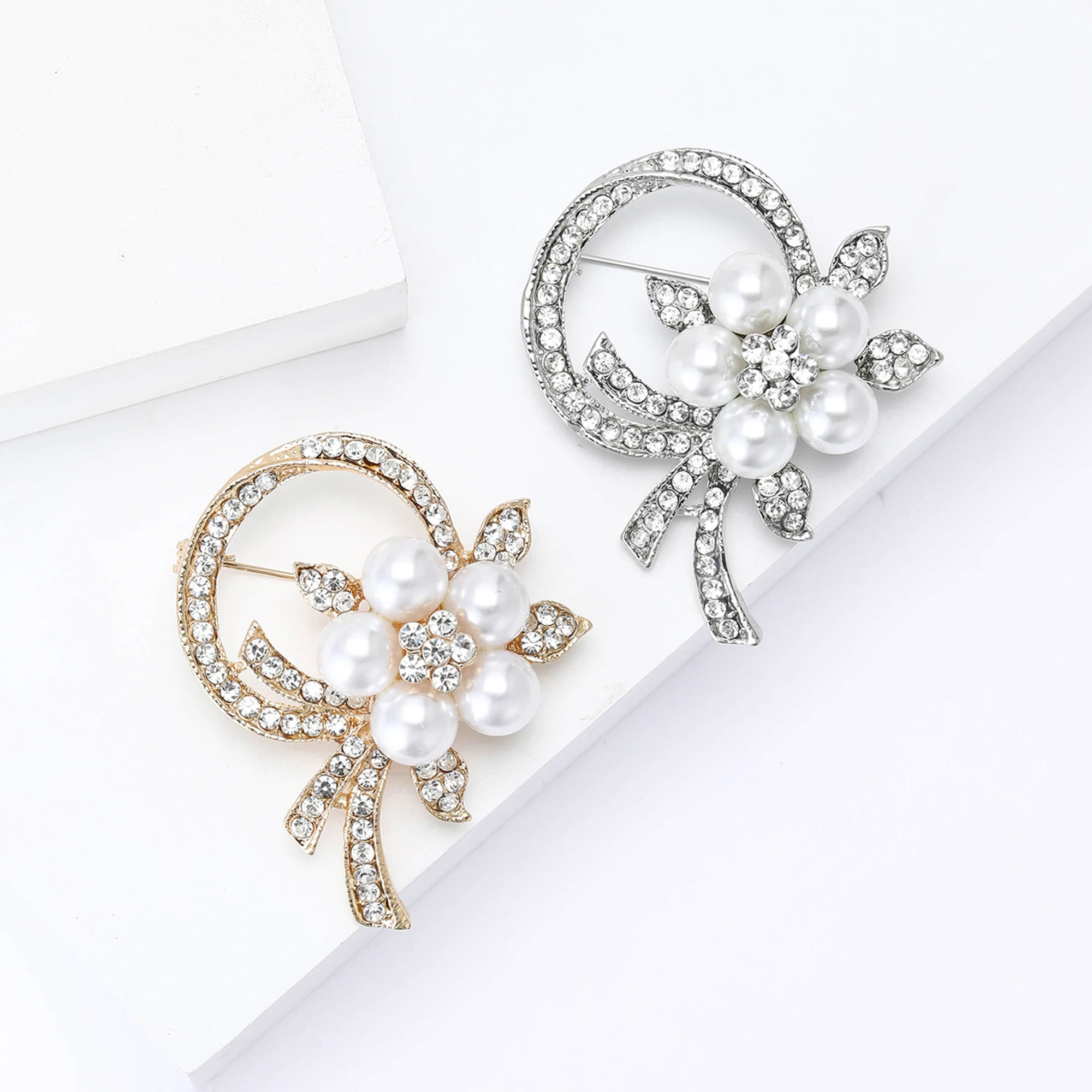 Vintage Women's Bro…