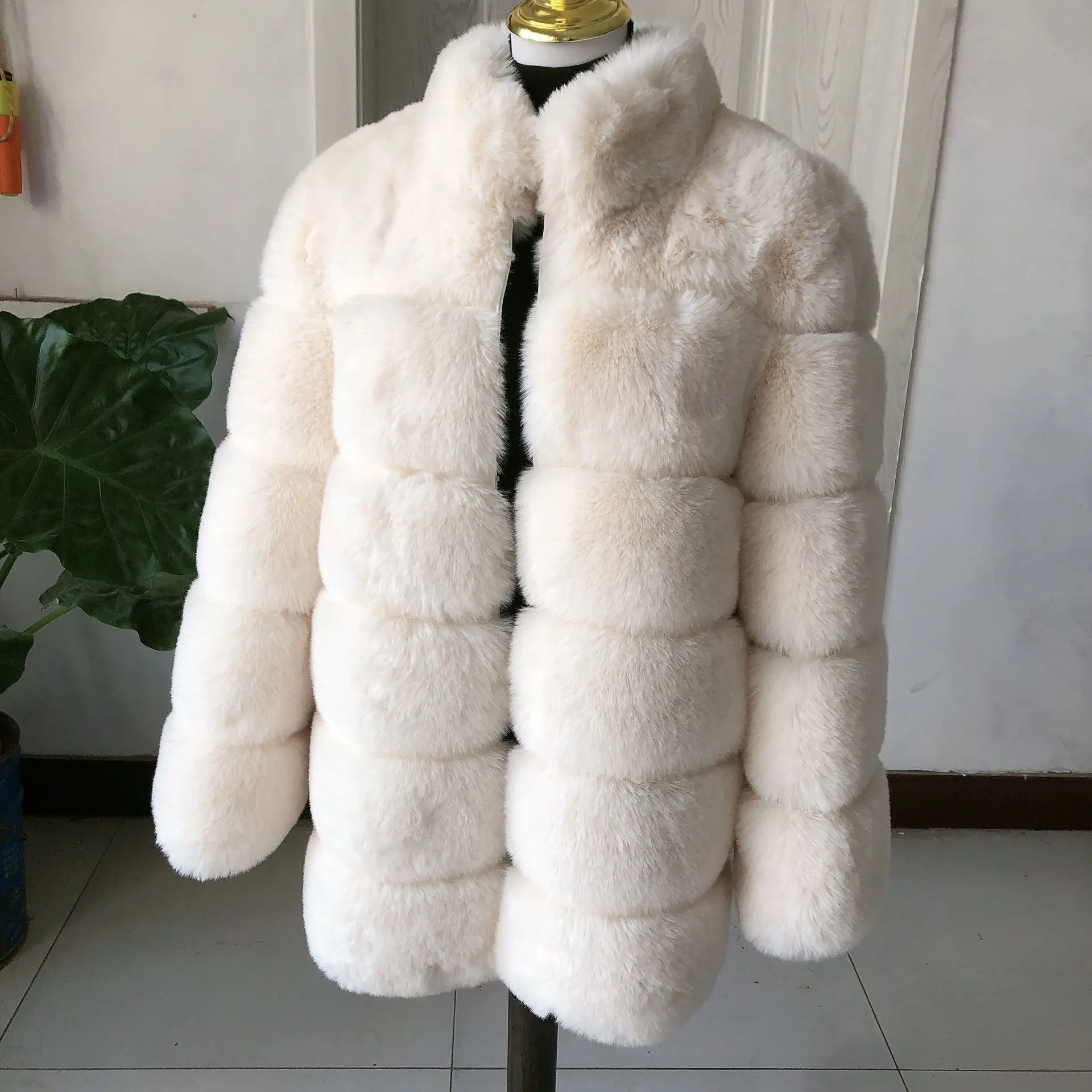 Chaqueta de piel sintética para mujer, abrigo cálido de invierno con cuello levantado, piel de zorro sintética rosa de 70cm, manga larga, piel esponjosa, novedad de 2022