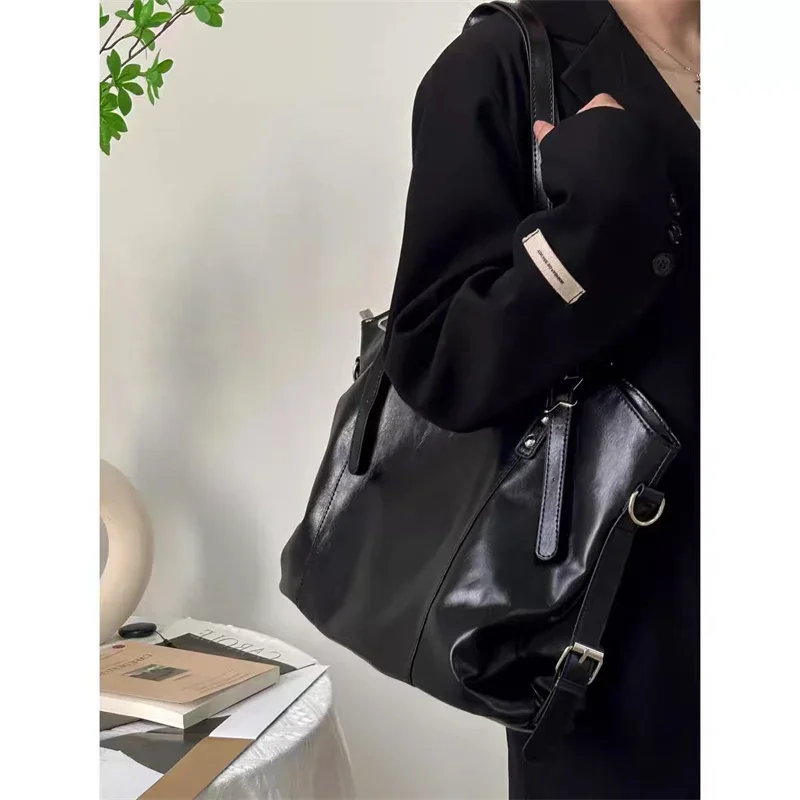 Soft Pu Leather Shoulder Bag Ladies Simple Commuter Girls Student Underarm Book Handbags Large Capacity Star Tote Bags for Women