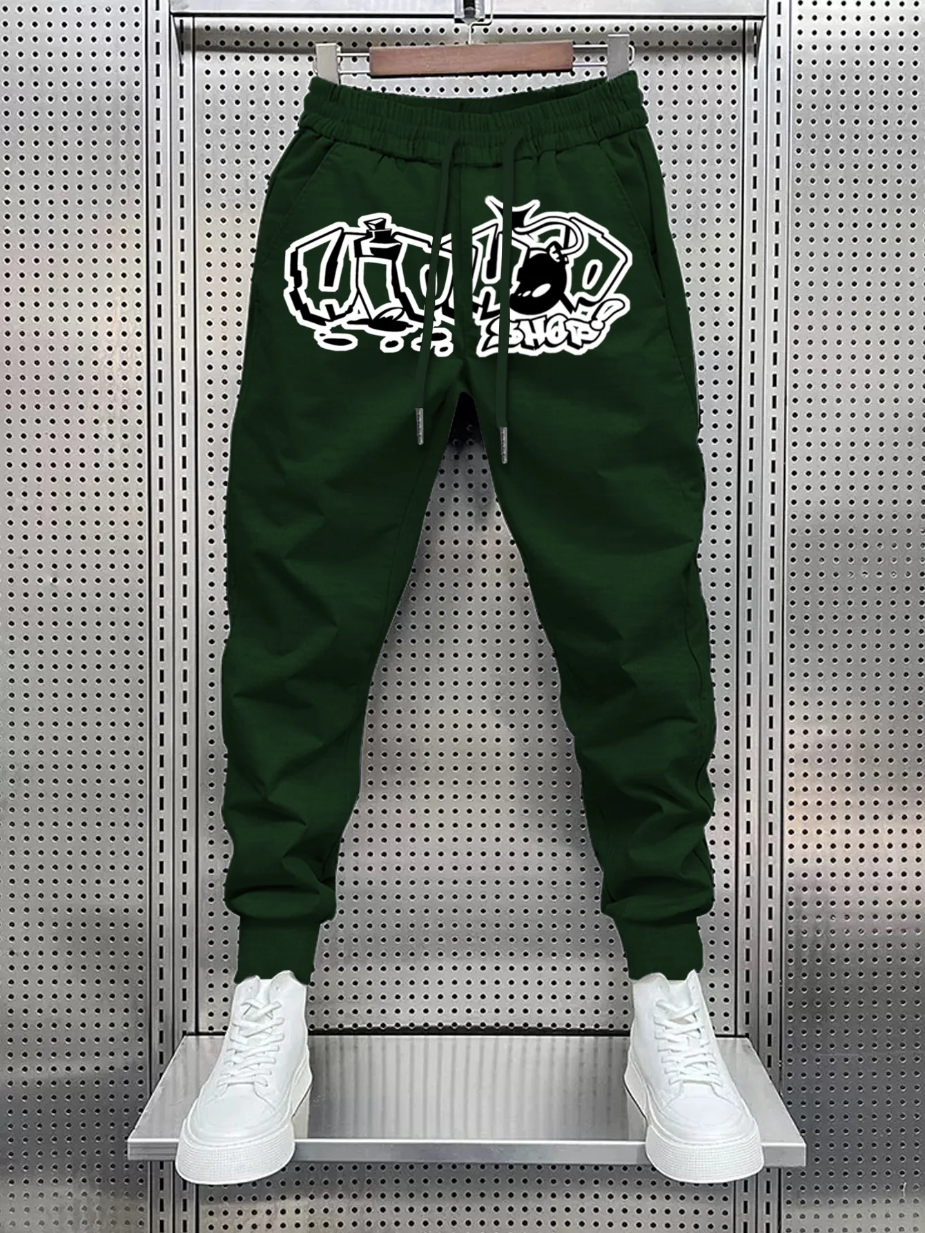 Die neuen Herrenhosen für den Herbst 2025, lässig und modisch für den Außenbereich mit 3D-Buchstabendruck für Komfort