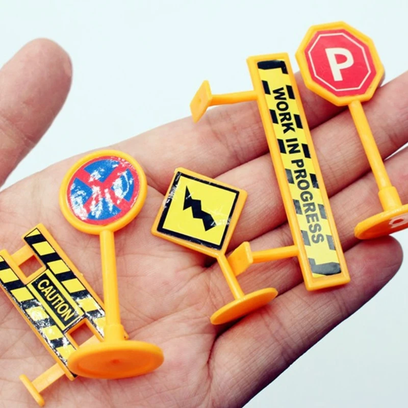 Interactive ป้ายจราจรสำหรับตุ๊กตา House Miniature ฉากเมืองการตั้งค่า 8PCS ป้ายถนนเด็กการศึกษาบทบาทเล่นของเล่น 15UB