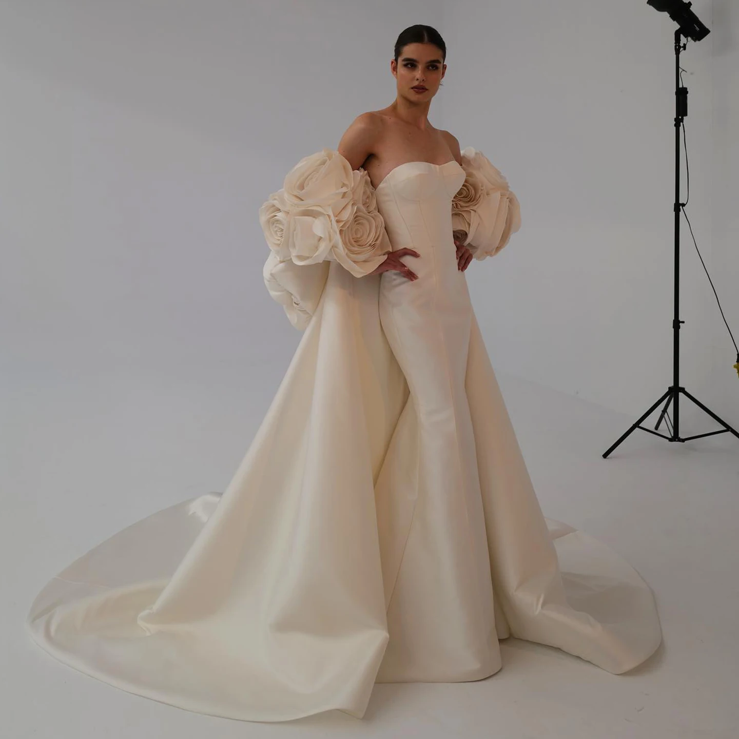 

Шарон Саид Роскошное свадебное платье русалки с 3D розами в Дубае и накидкой Высококачественные арабские женские свадебные платья на заказ SW027