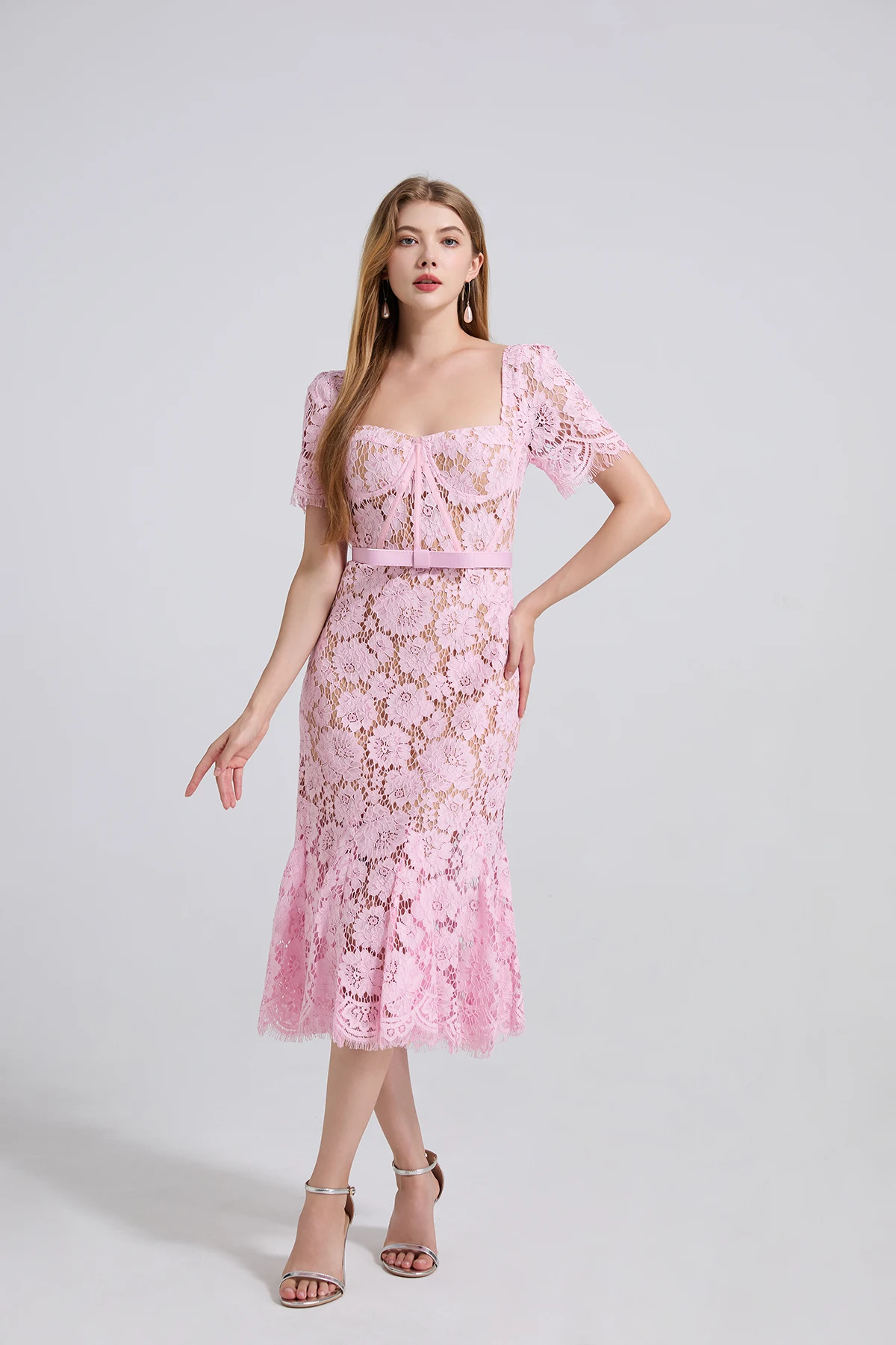 آلهة مروحة الصناعة الثقيلة ثلاثية الأبعاد حصيرة الصدر هيكل السمكة الصلب حافة التفاف الوركين والذيل "فستان ماكسي أسود" الدانتيل مثير صيف 2025