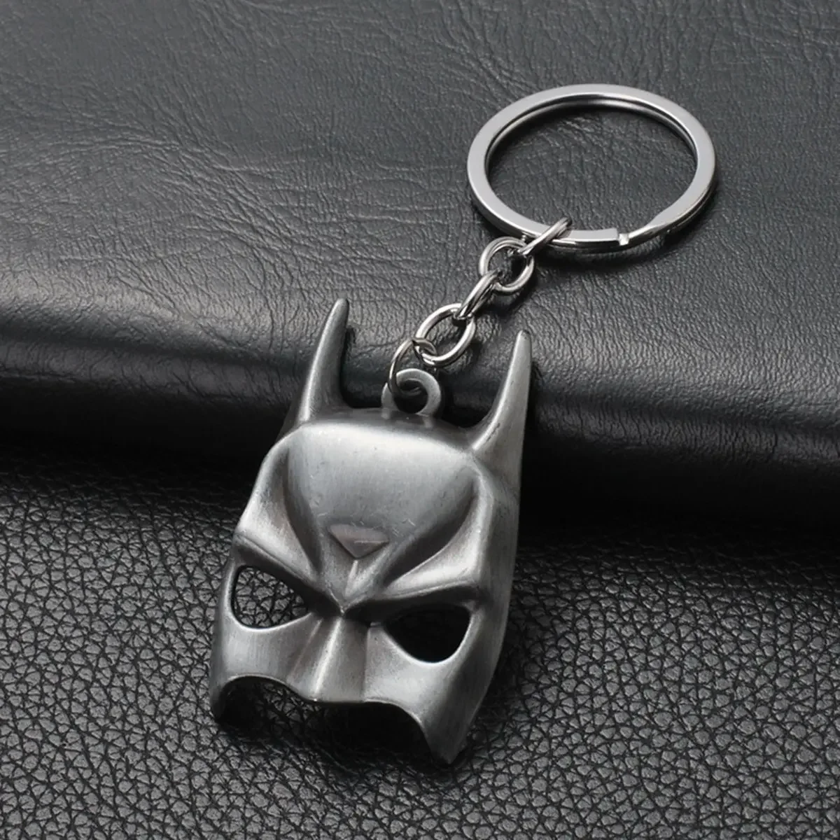 Stylish Batman Alloy Keychain with Retro Mask Design for Bag Home Key Accessories Anime Cartoon Movie Peripherals Gift