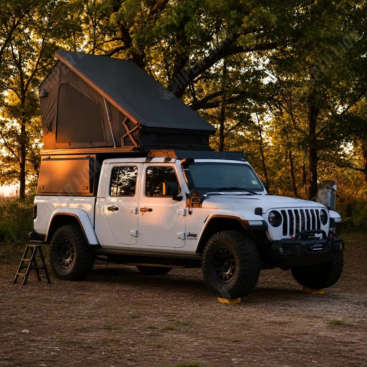 Gladiator Camper Soft Shell Canvas Roof Tent Four-Season Waterproof Design Quick Automatic Opening for Road Exploration