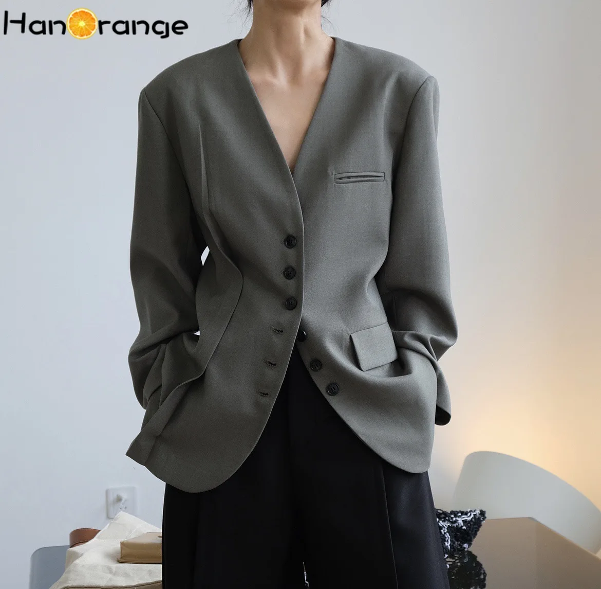 

HanOrange 2026 Early Spring Loose Blazer Women Designer Style Neutral Profile Suit Jacket Single Breasted Outwear