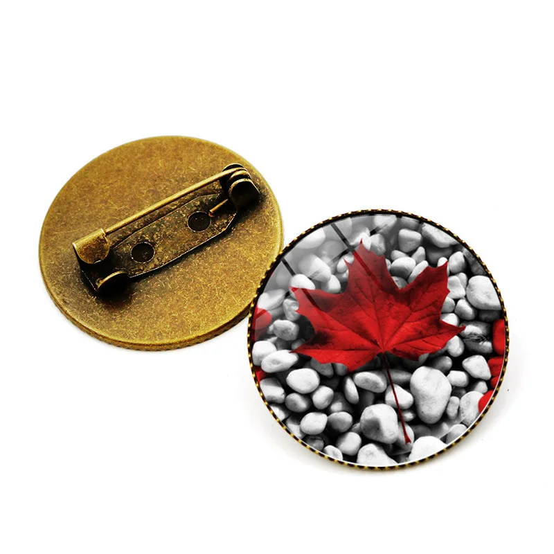 Creative Canadian Flag Brooch, Versatile Clothing Bag Clip, Vintage Badge Decoration