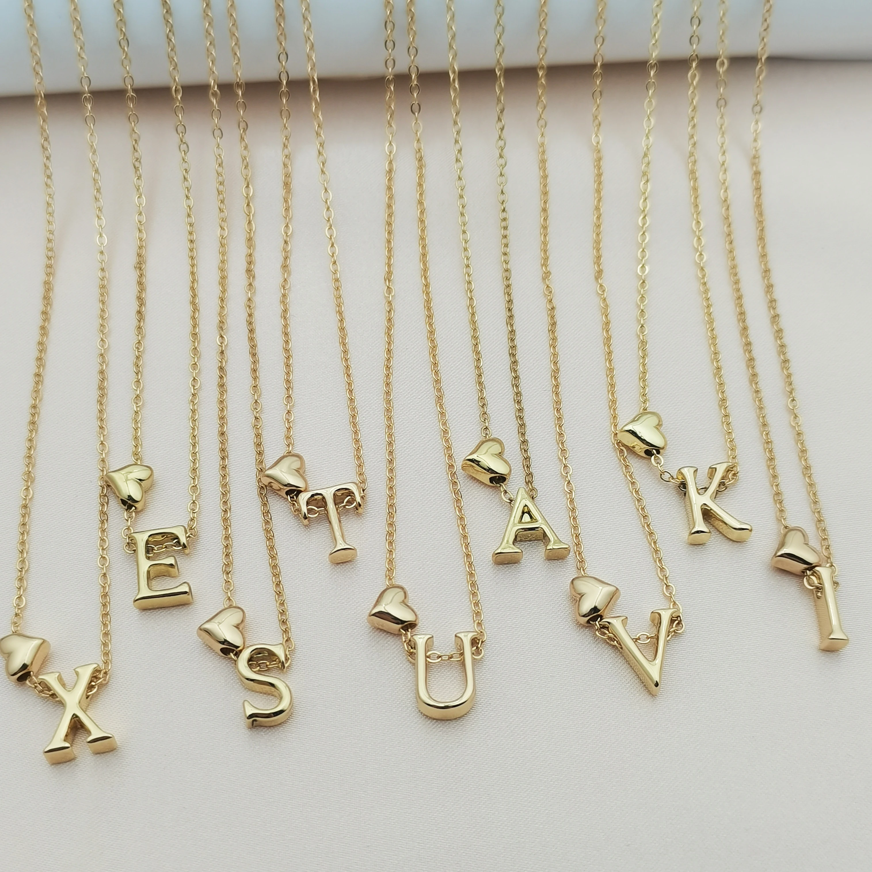 Selling 26 letter love necklace uppercase letter ladies gift Gold love pendant hundred matching letter necklace