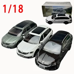 Car Model Diecast 1/18 Scale SKODA OCTAVIA Station Wagon Car Model Alloy SKODA OCTAVIA SUV Vehicle Classic Ornaments