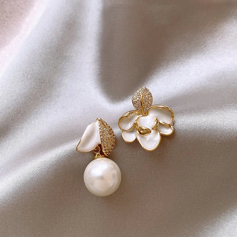 Asymmetrische Blumen-Ohrringe für Damen mit Zirkon-Einlage, Emaille, Künstlichen Perlen, Goldfarben, Elegante Party-Mode-Schmuckstücke – Detail 10