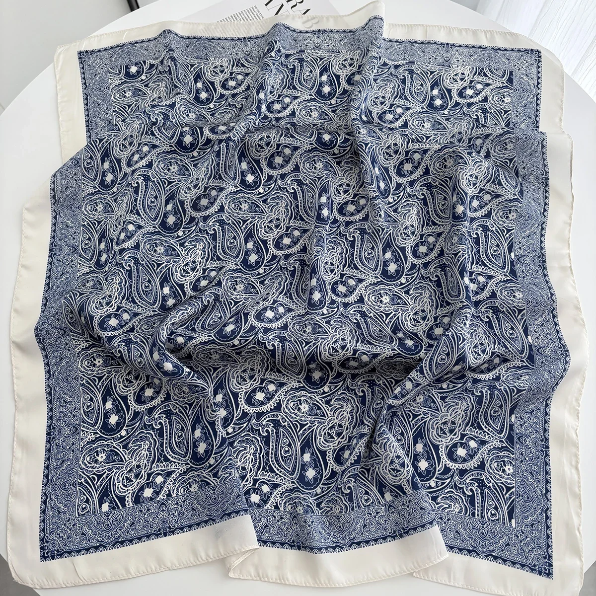 70*70 سنتيمتر المرأة الصيف الفاخرة موضة طباعة وشاح لينة الساتان هيرباند منديل التعادل الإناث عقال Foulard 2025 عادية #2