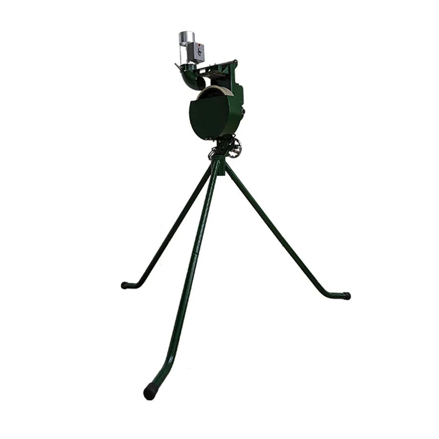 esercizio di battuta professionale per la lanciatrice combinata da baseball e softball