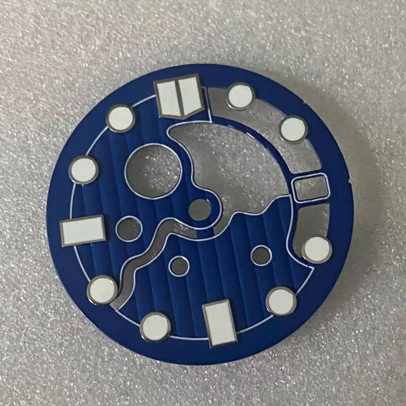 Cadran squelette de 28,5 mm de diamètre vert lumineux pour calibre NH35 / H36 Convient uniquement aux poignées à 3 heures