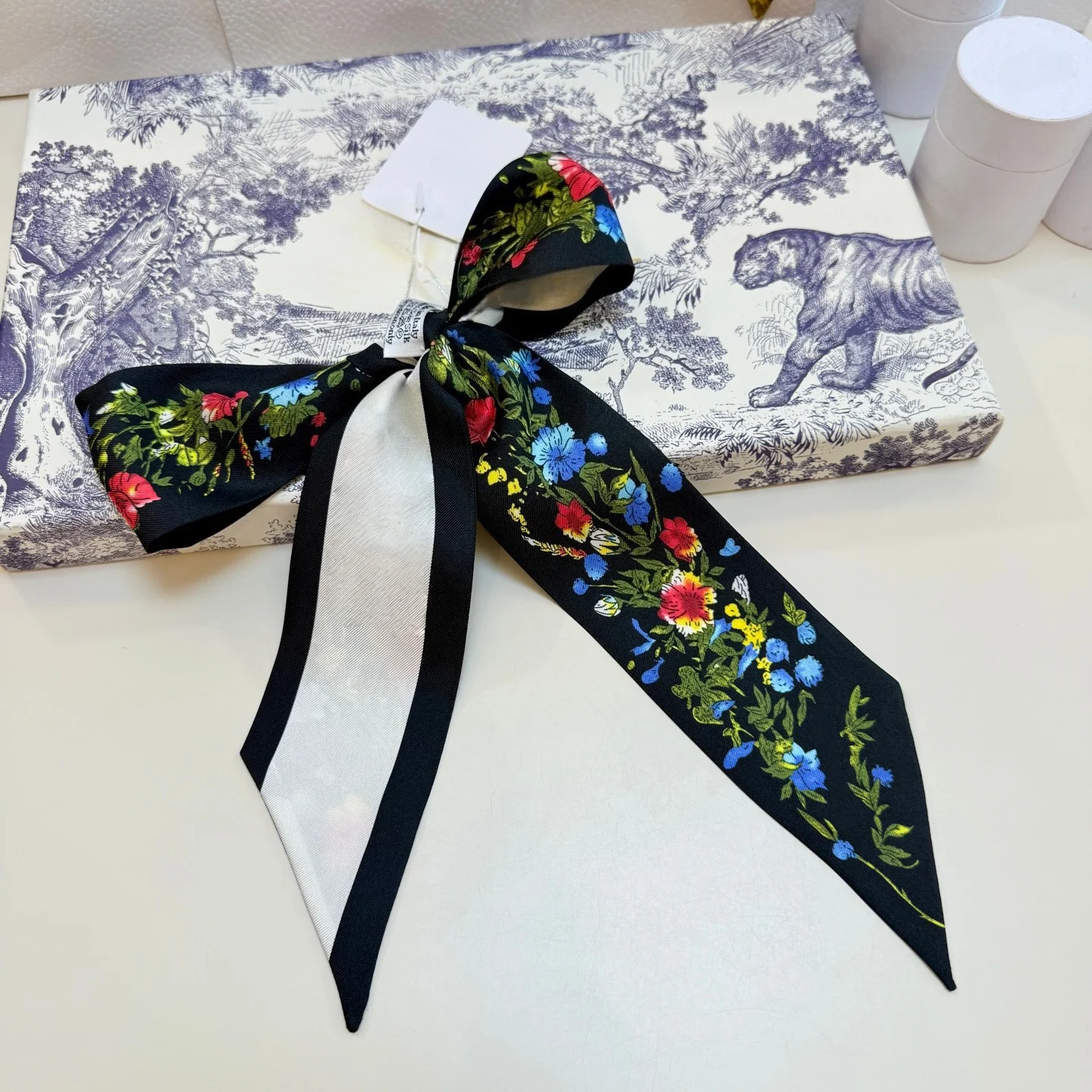

Luxury Double Layer Thin Silk Scarf Retro Floral Women's Neck Scarf Decorative Hairband Ribbon Hairband Multifunctional Hair Tie