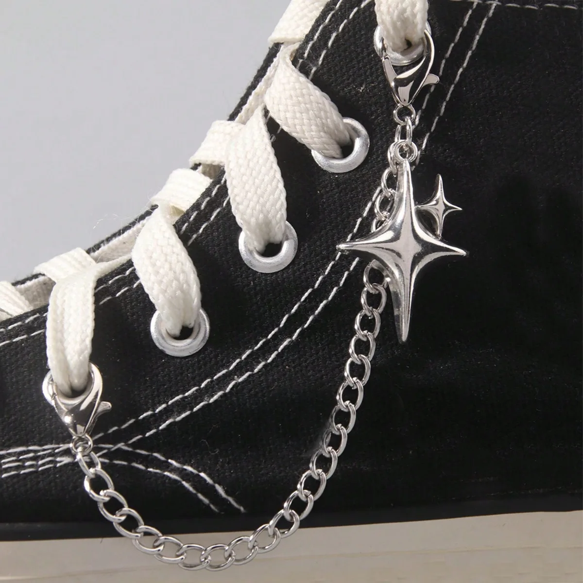 2 Stück Sternanhänger Schuhketten-Anhänger Damenschuh-Dekoration Zubehör Stiefel-Schuh-Party DIY Modeschmuck Urlaubsgeschenke