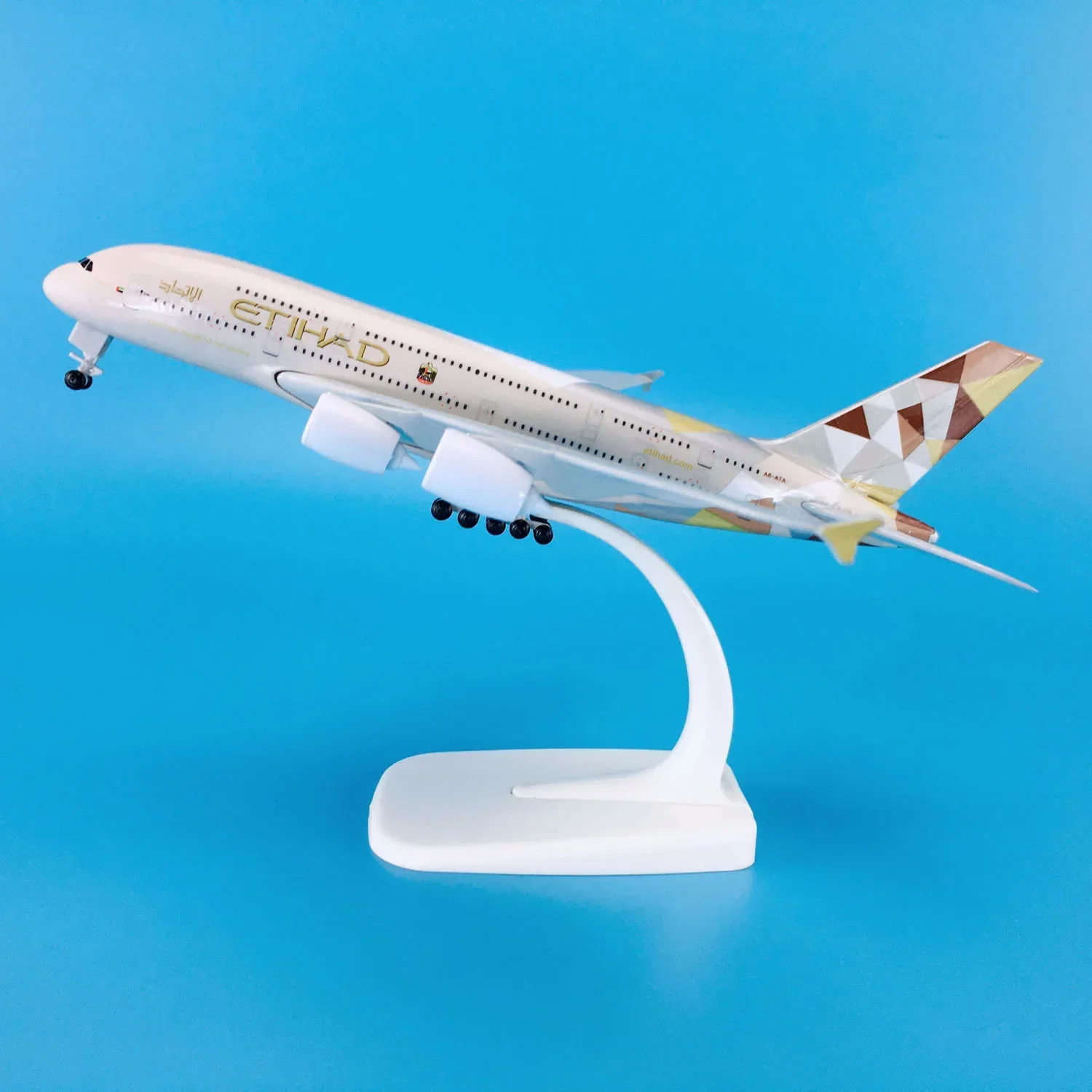 Materiale alleato in zinco 1:400 18.7cm con ruote aereo aereo Airbus A380 modello di aereo Etihad