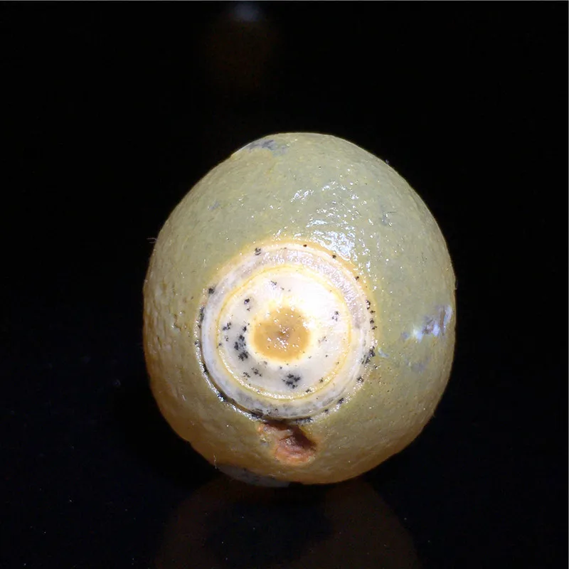 Natural Rare Stone Alashan Gobi Yellow or Old Skin Eye Agate for Palm Handle Play, Gobi Agate Mineral Specimen Decoration