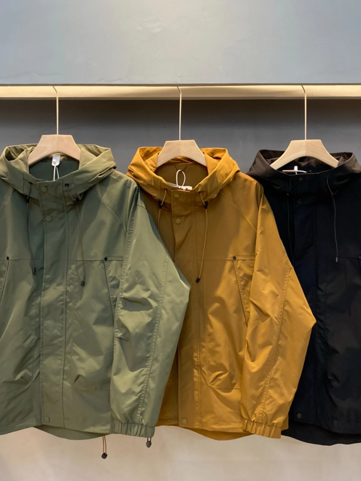 

Spring 2024 Men's Versatile Outdoor Workwear Jaet Hooded Coat Casual Breathable Polyester Long Sve Zipper Closure Pure C...