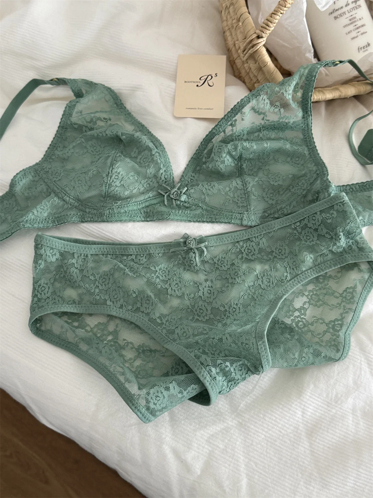 Bra lace sexy senior embroidery mesh lingerie small fresh up support bras with panties large breasts show small underwear set