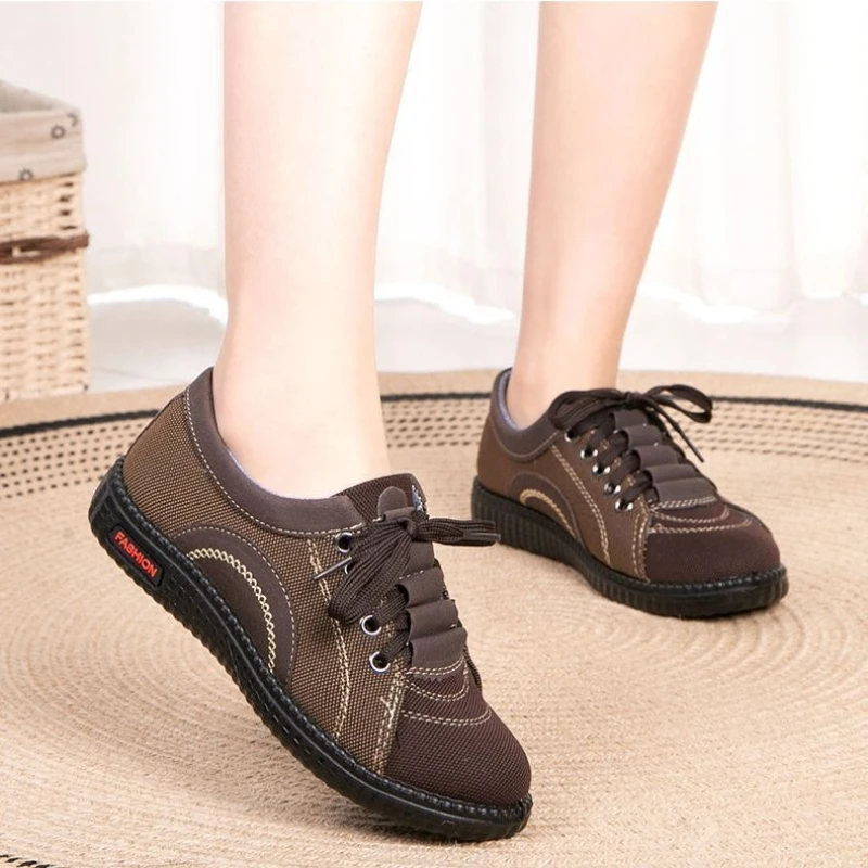 mother shoes, elderly comfortable shoes, outdoor walking flats, daily wear casual shoes, traditional chinese cloth shoes