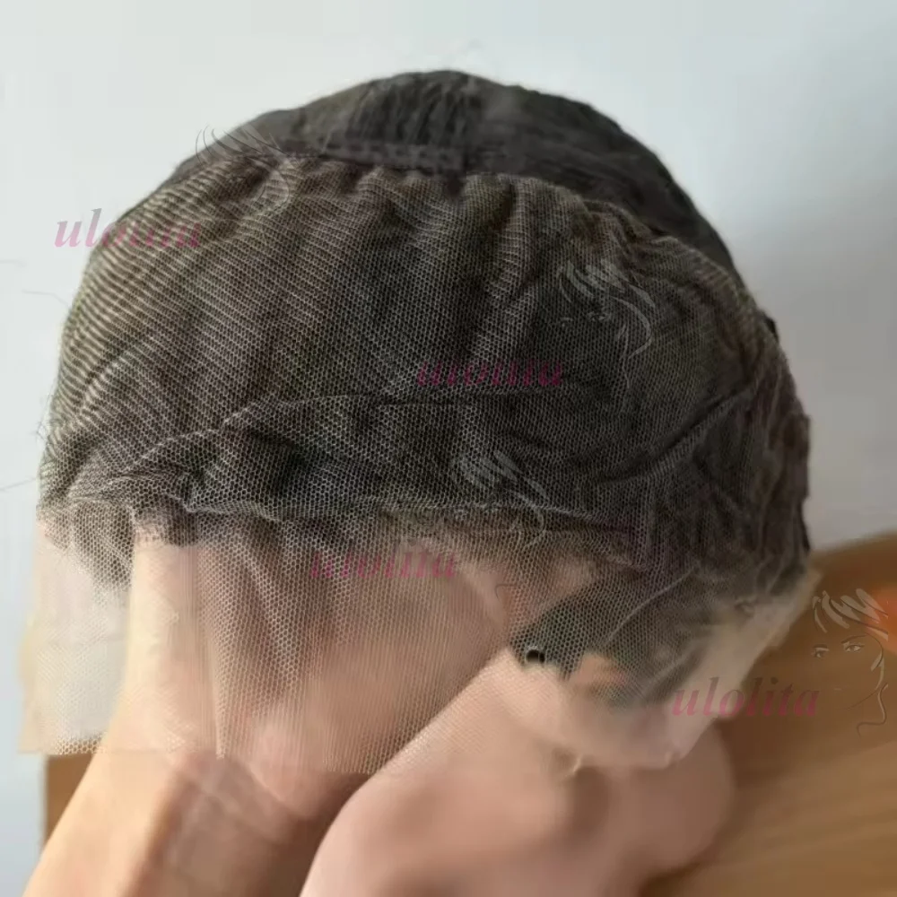Premium 13x4 Lace Front Kurze Caterpillar Lockige Echthaarperücke in Naturfarbe aus brasilianischem Remy-Haar, geeignet für den täglichen Gebrauch von Frauen. – Detail 7