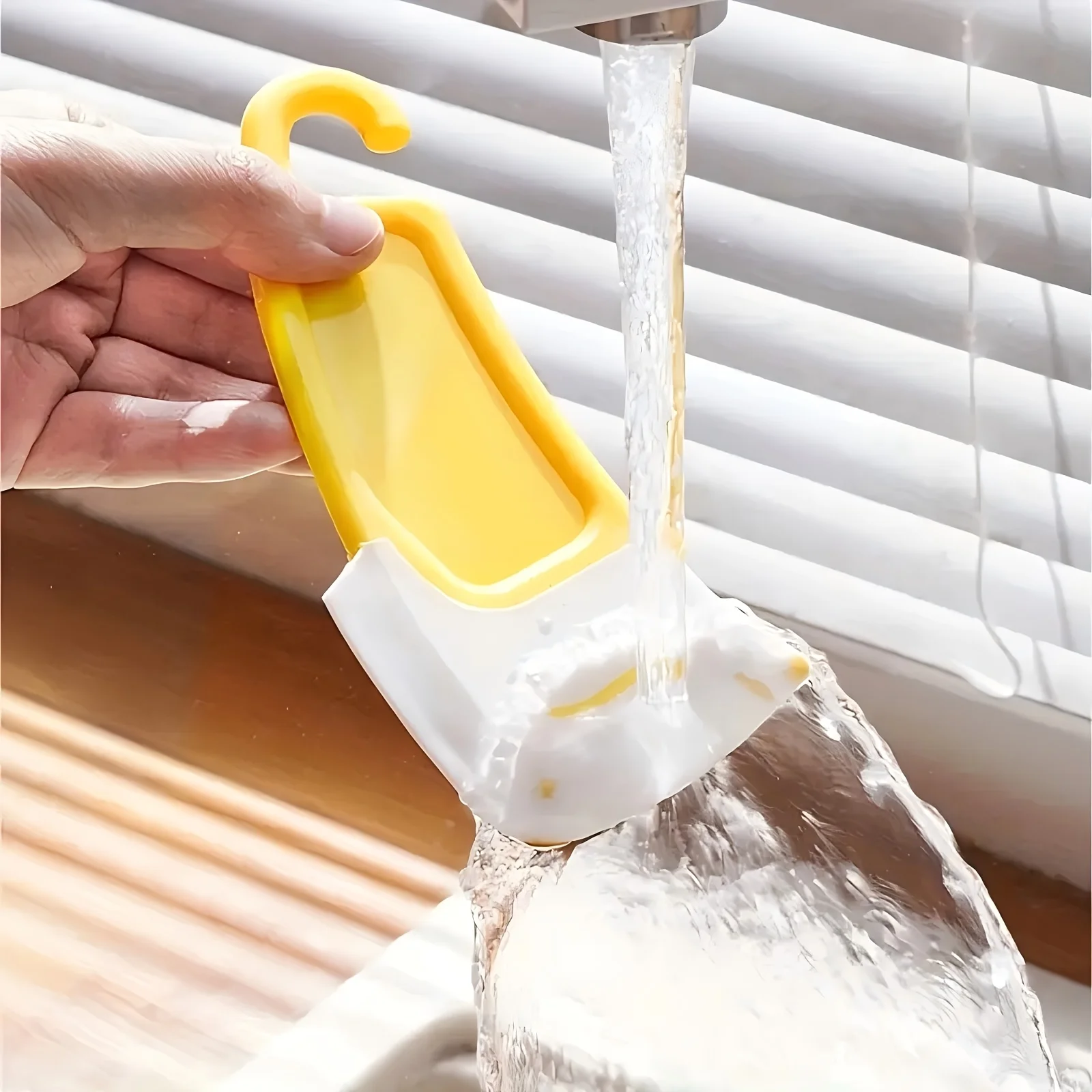 

4 Silicone scraper shovels - easy to clean stove and tabletop, sweeping away stubborn oil stains with ease