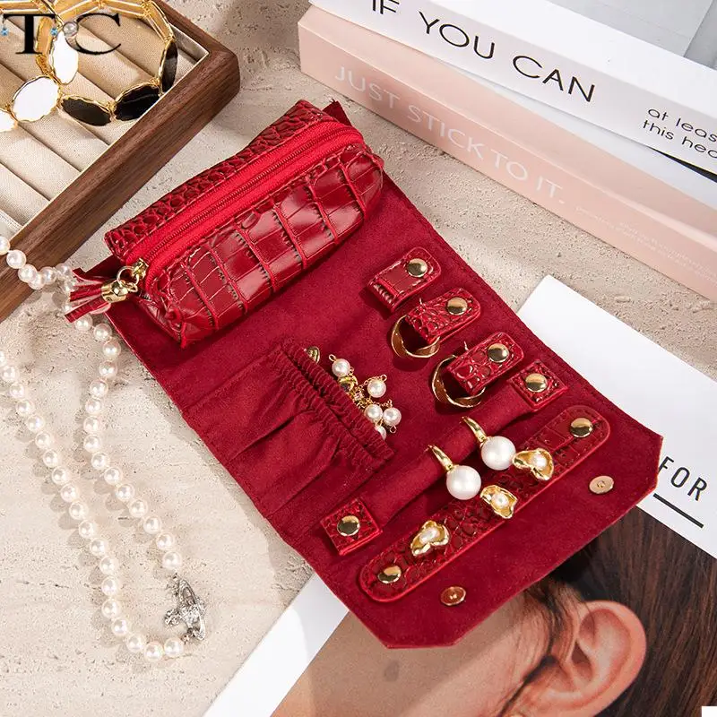Glossy Textured Leather Jewelry Pouch Multifunctional Storage for Rings Earrings and Necklaces Convenient Travel-Friendly
