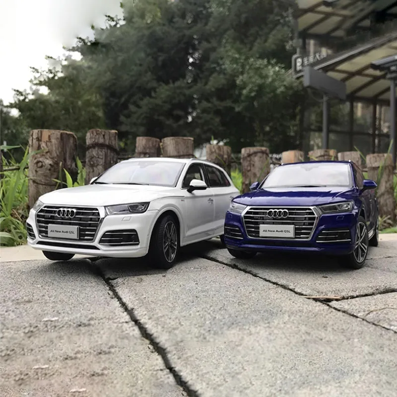 

Original 1:18 Scale 2018 New Q5L Off-road Vehicle SUV Alloy Car Model Ornament Souvenir Display Collection Hobby Gift