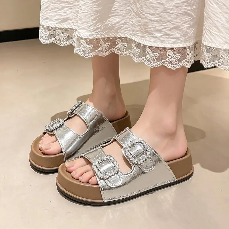 Rutschfeste, dicke Strandpantoffeln für Damen, Sommer 2026, Rhinestore-Schnallen-Plateau-Mules, glänzende Kristallsandalen für Damen – Detail 2