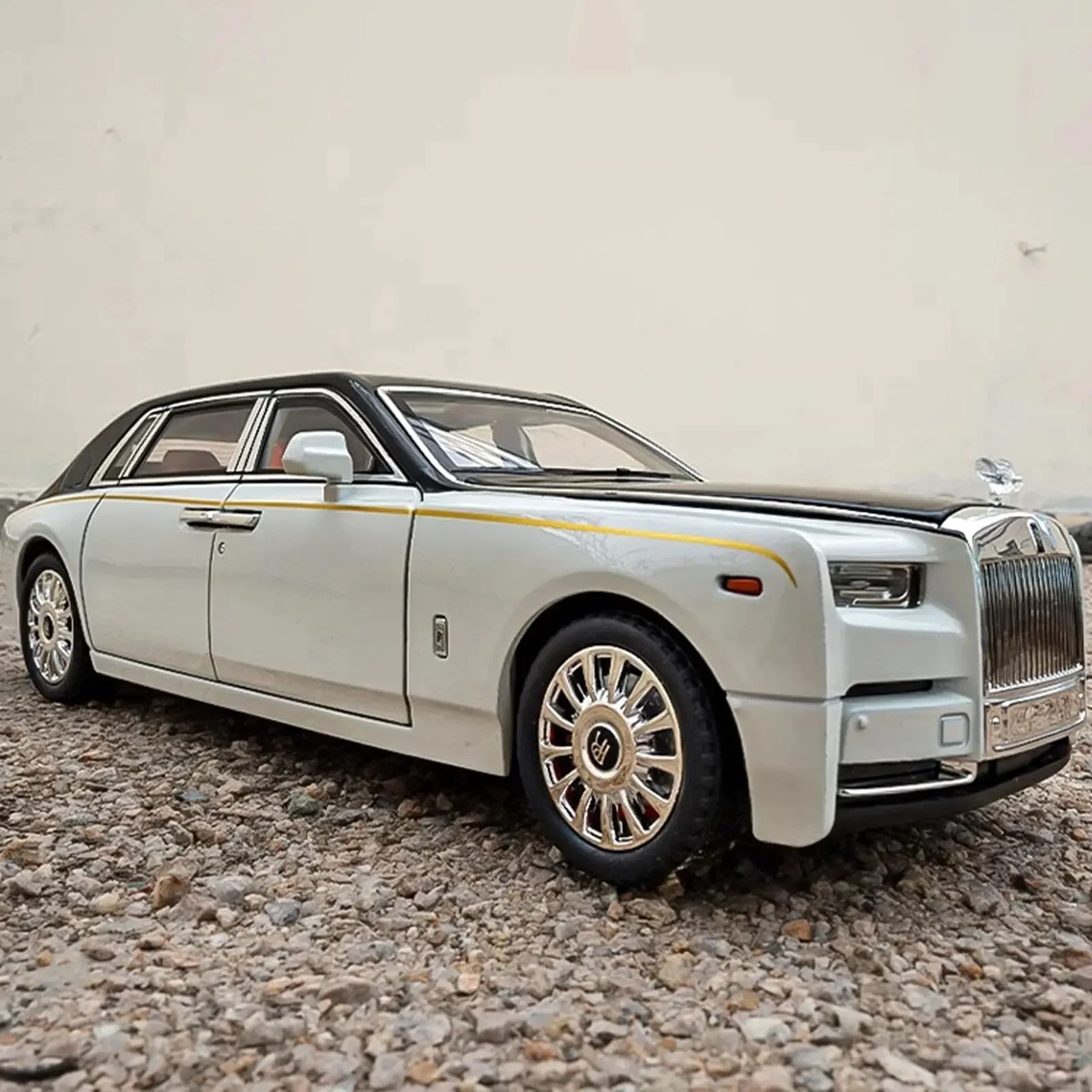 Rolls-royce Phantom Model Car, juguete de aleación de Zinc, extraíble, fundido a presión, con sonido y luz, modelo de modelado realista, 1:18