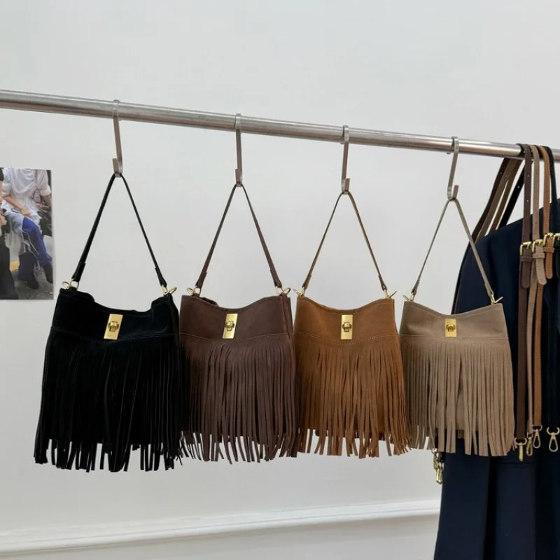 

High-Quality Genuine Leather Women's Handbag Messenger Style Popular Classic Elegant Look For Ladies Daily Use