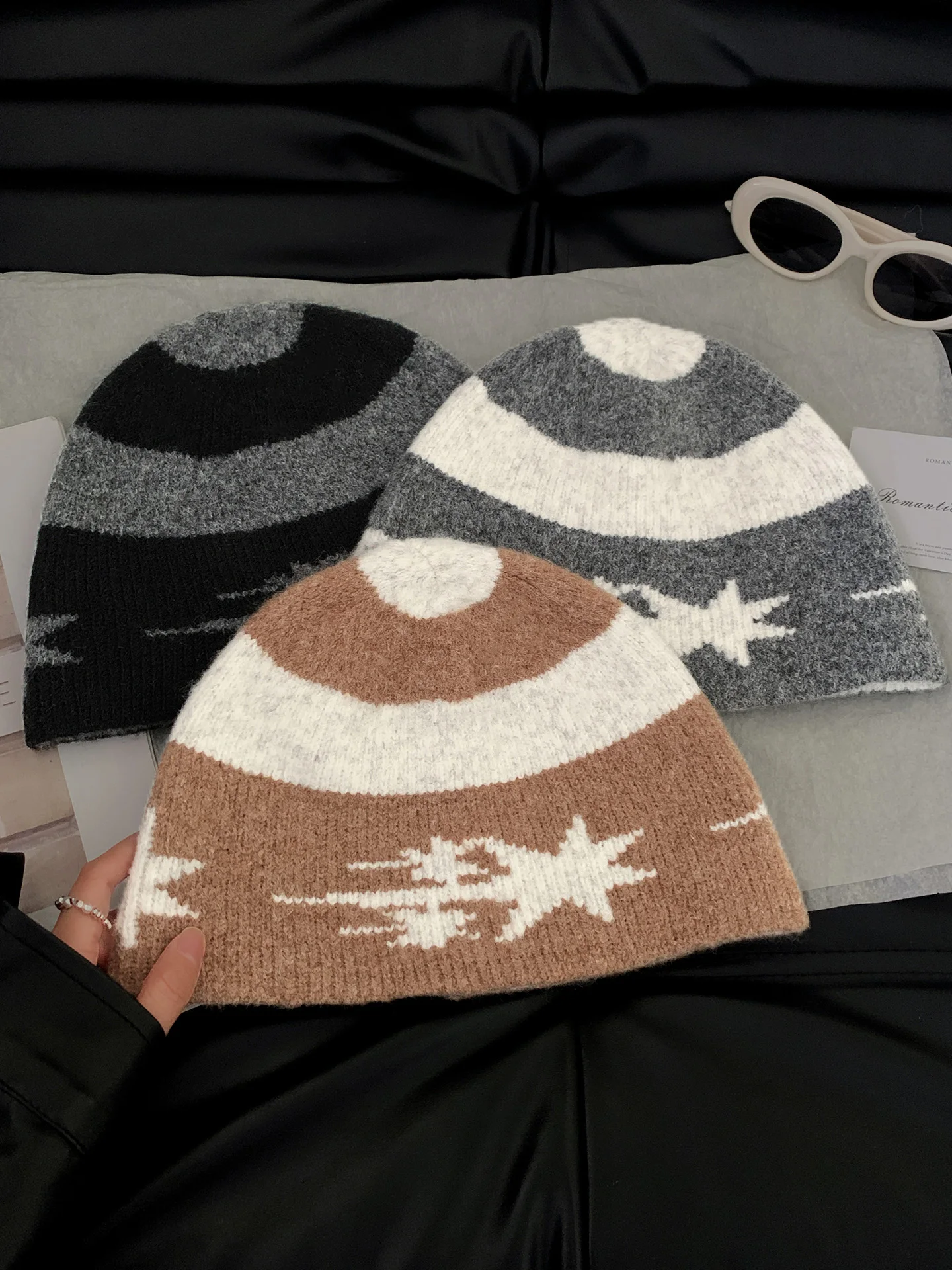 Warm Knitted Winter Hat Women's Autumn Star Print Face Slimming All-Match Capillary Knit Hat Casual Style Non-Adjustable