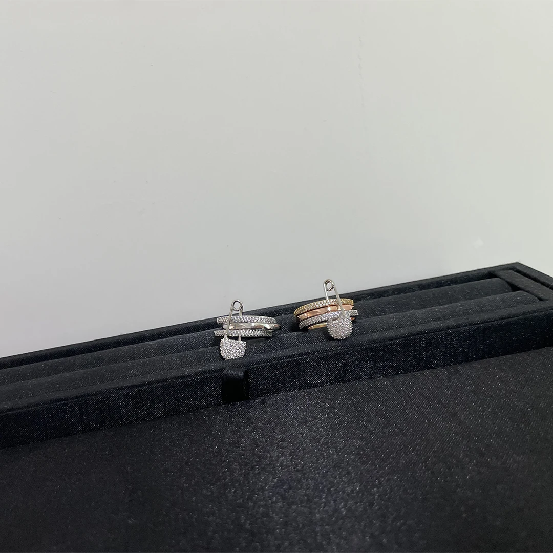 

Популярное ювелирное изделие: трехцветное женское обручальное кольцо. Высококачественные украшения для помолвки, подарки на годовщину.