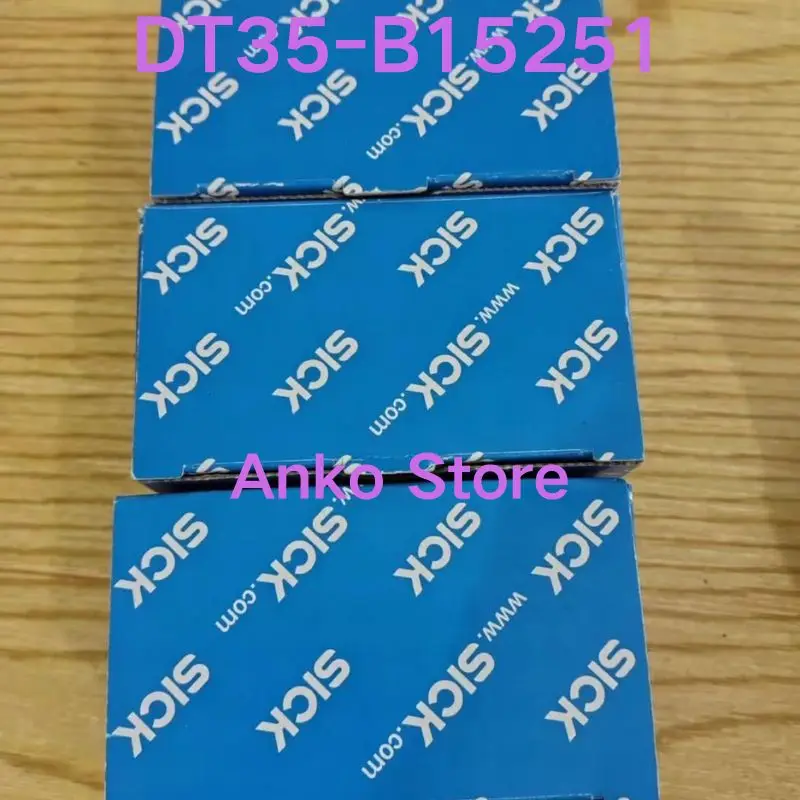 Brand-new    Sensor DT35-B15251