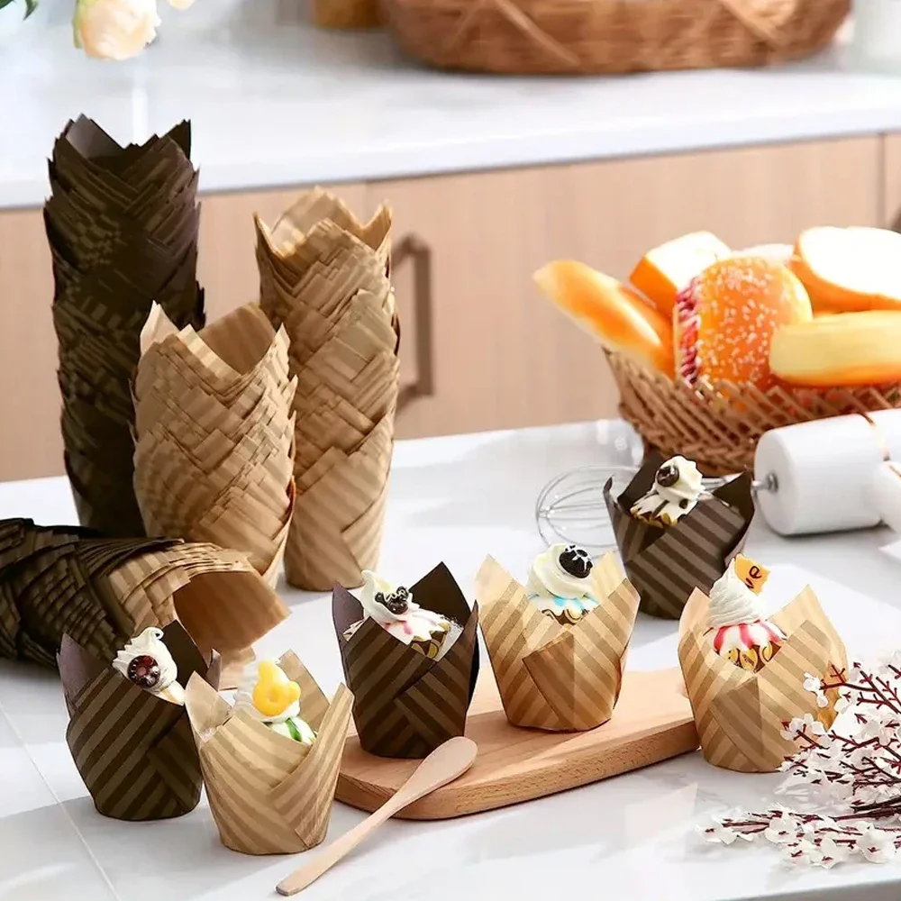50 Uds. Revestimientos para cupcakes de tulipán, soportes de revestimientos para muffins de primera calidad para tazas para hornear, envoltorios para cupcakes a prueba de grasa en tamaño estándar