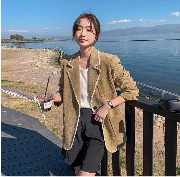 Vintage Corduroy Women's Suit Jacket Spring and Autumn 2024 Korean Style Chic Fashion Blazer High-end Silhouette Casual Suit Top