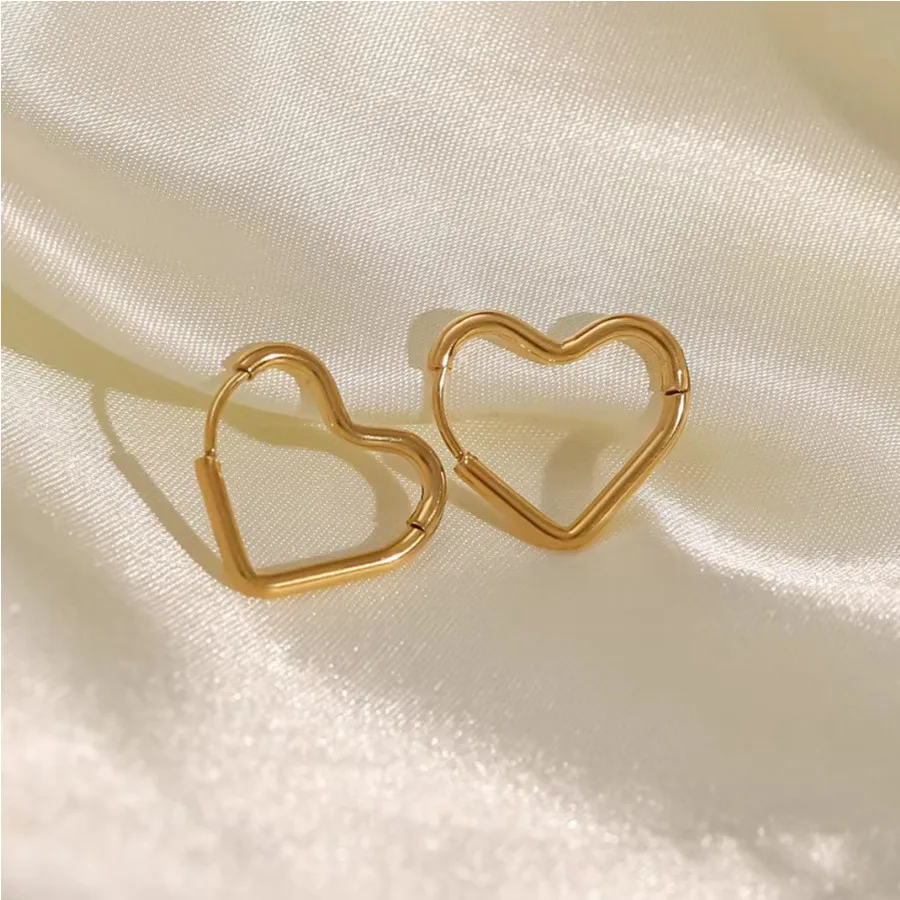 Dropshipping High Quality Stainless Steel Heart Shape Ear Huggie Basic Mini Gold Ear Hoop Buckle Stud Earring Daily Wear Jewelry