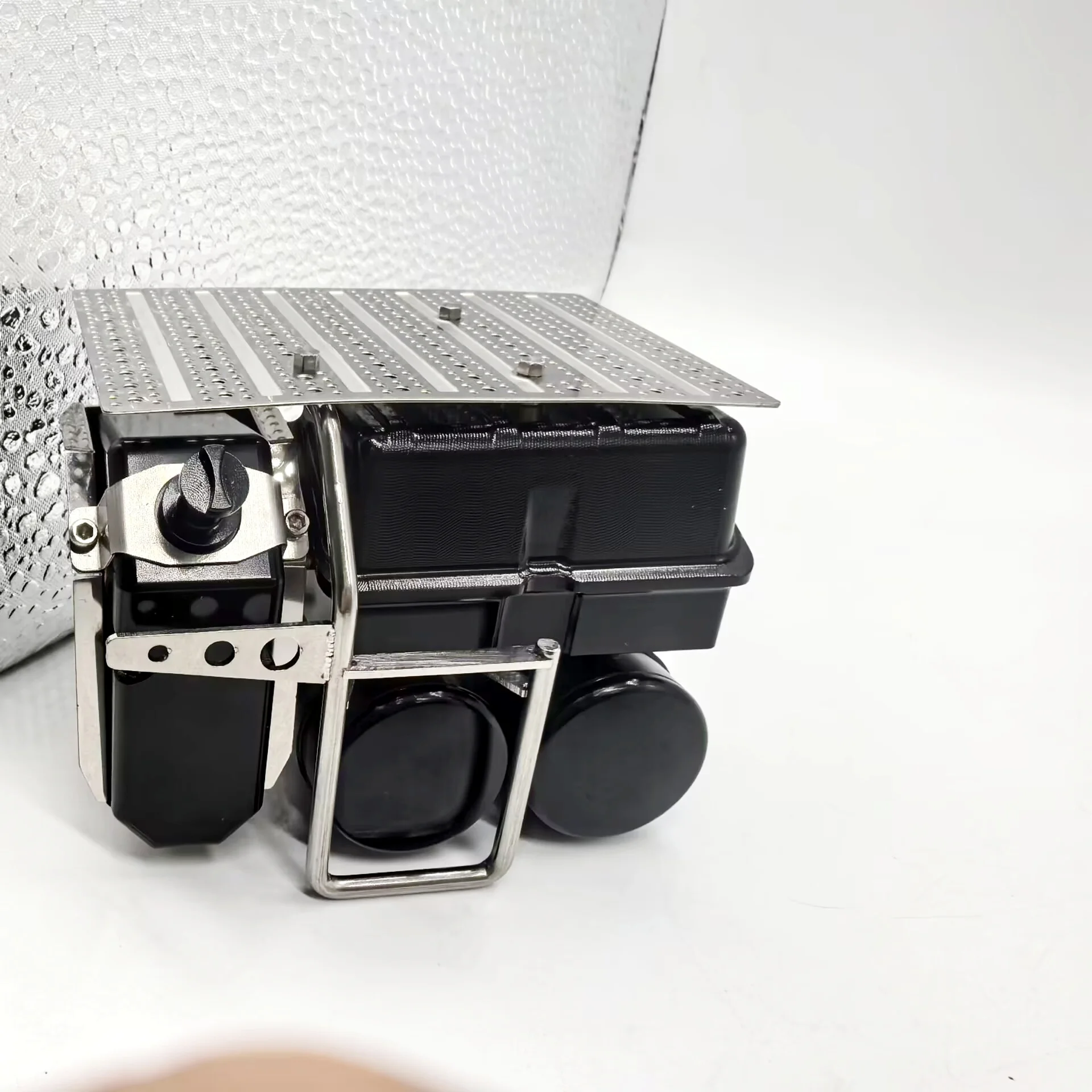 Caja de Batería Metálica RC 1/14 LESU, Tanque de Urea DEF para Camión Tractor Tamiya, Modelo para SCANIA MAN VOLVO, Accesorios DIY para Camiones Volquete