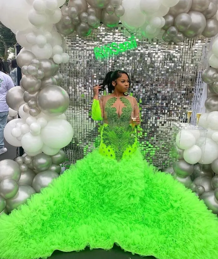 Fruit Green Sparkly Long Evening Party Dresses for Women Luxury Diamond Crystal Ruffles Prom Gala Gown Plus Size Black girl